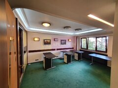 Apartament cu 3 camere de vanzare in Campina - Zona ultracentrala