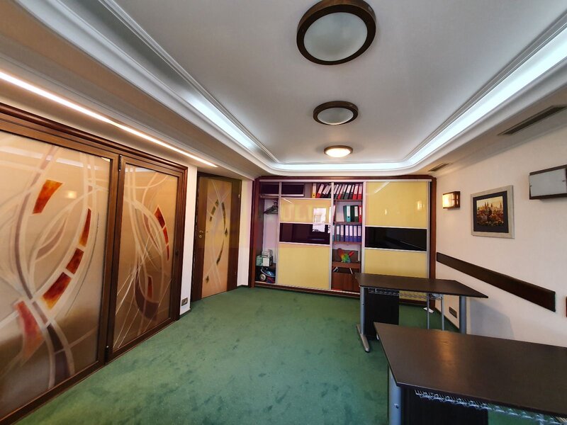 Apartament cu 3 camere de vanzare in Campina - Zona ultracentrala