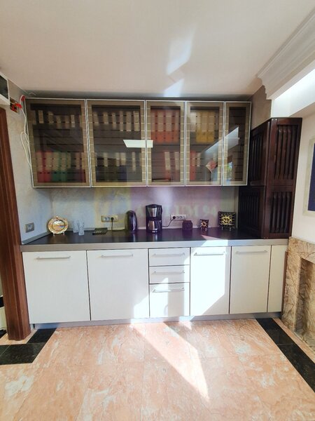 Apartament cu 3 camere de vanzare in Campina - Zona ultracentrala